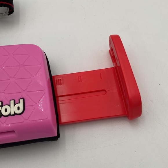 Mifold Grab and Go Portable Compact Car Seat Pink - Picture 6 of 10